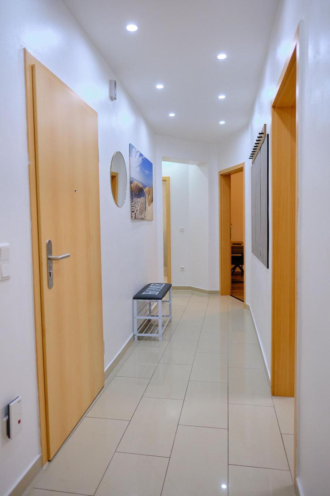 Primetime Suite Fuer 8+Kueche/Wifi 埃森 外观 照片